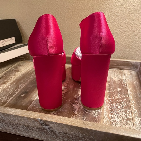 NWT! Hot Pink Satin BARBIECORE Chunky Platform open toe high Heels Size 6 - Picture 8 of 12